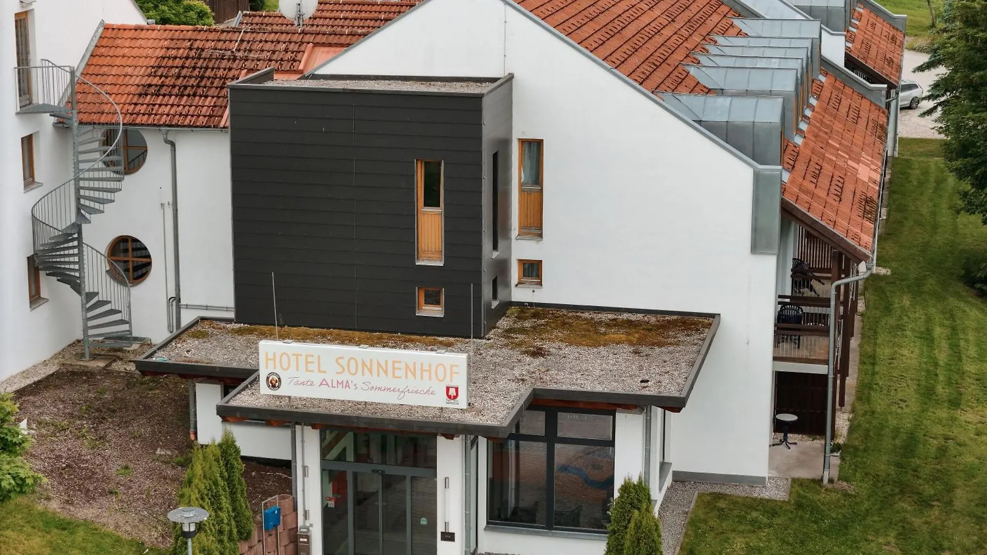 Hotel Sonnenhof - Tante Alma'S Sommerfrische 3*, Sonnen